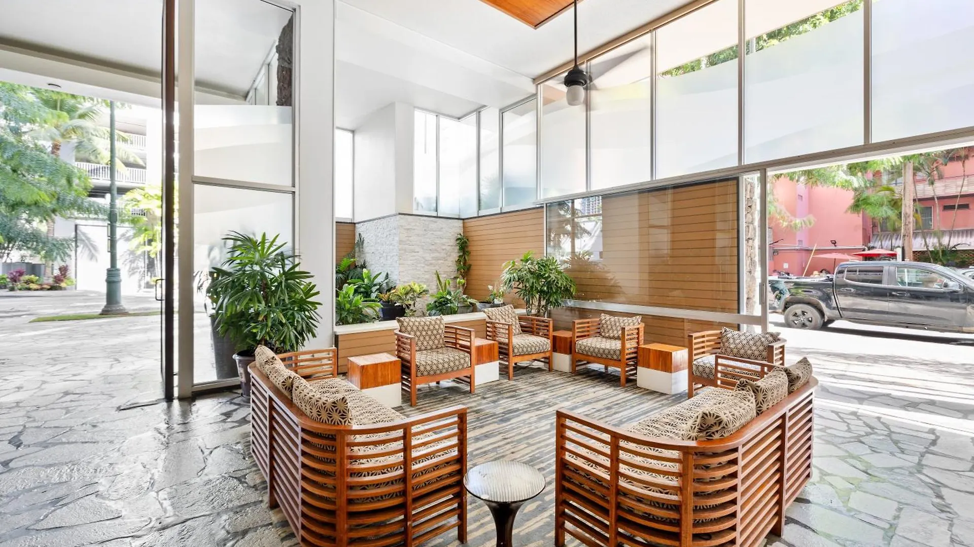 Pacific Monarch - 1 Bedroom - Ocean And City Views! Honolulu 0*,  United States
