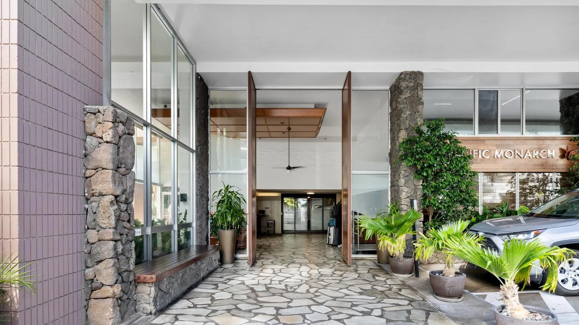 Pacific Monarch - 1 Bedroom - Ocean And City Views! Honolulu