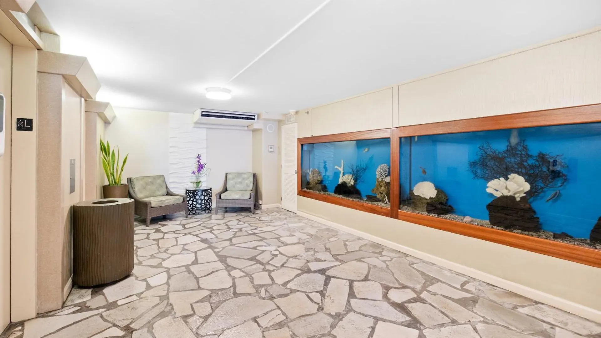 Pacific Monarch - 1 Bedroom - Ocean And City Views! Honolulu Aparthotel