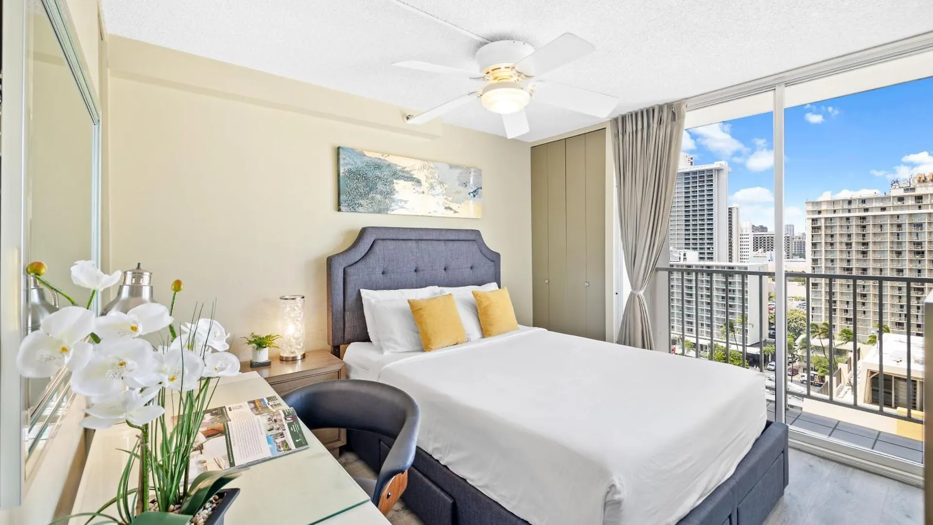 Pacific Monarch - 1 Bedroom - Ocean And City Views! Honolulu 0*,  United States